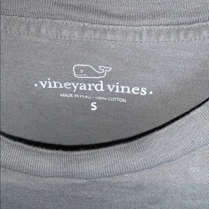 Women’s vineyard vine long sleeve logo tee